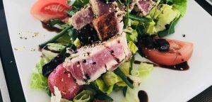 photo of Laura's seared tuna nicoise salad