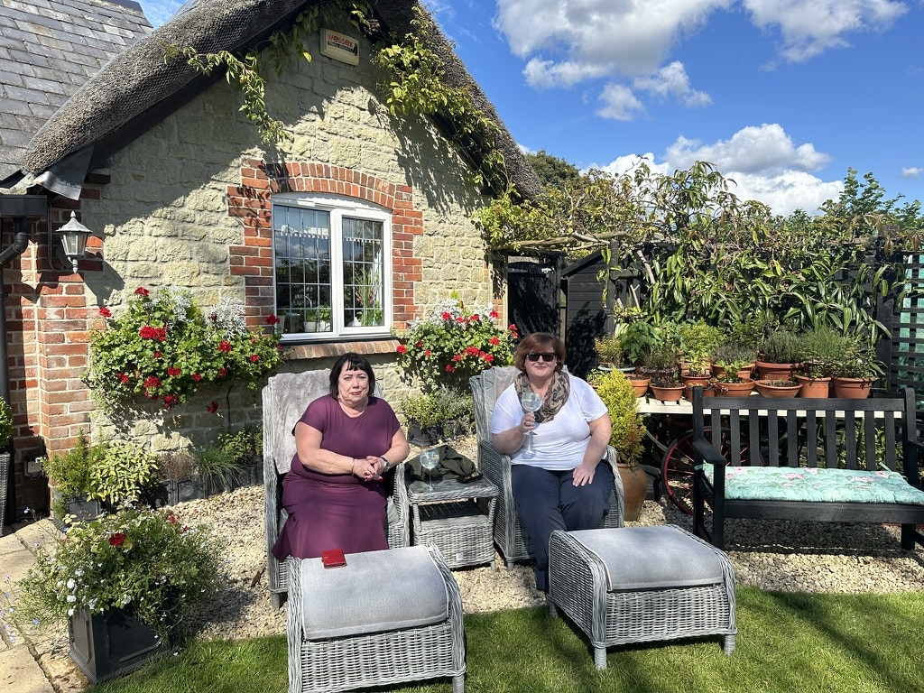 B54A0A2B-35E2-4E75-A63D-85819428402C_1_105_c