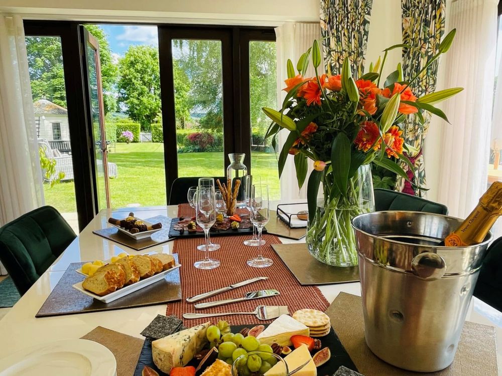 ecv-dining-table-resize