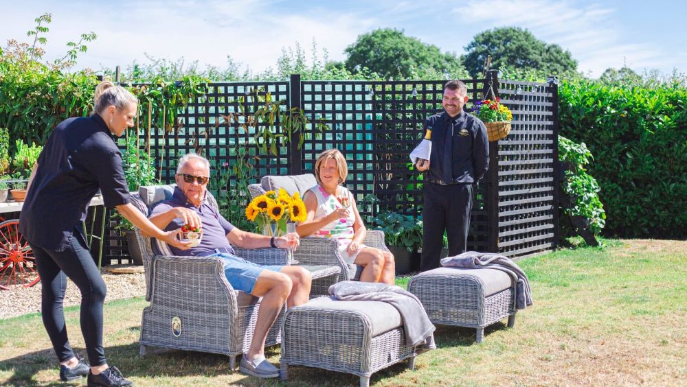 Garden-Dining-2-e1761907778156